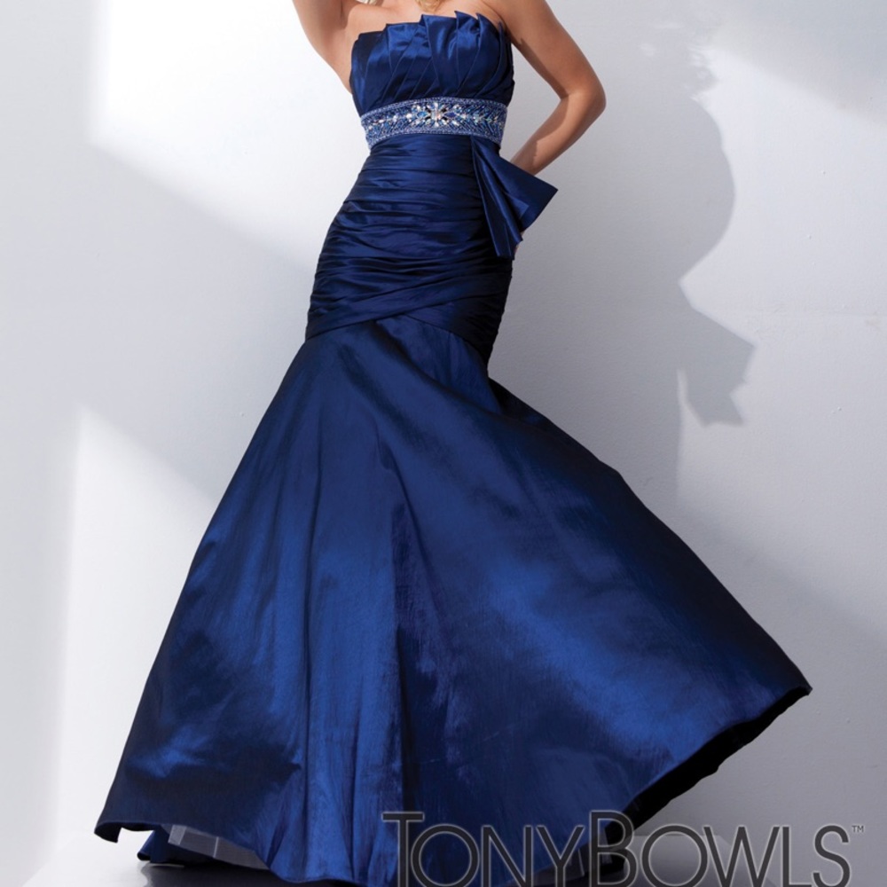 Tony Bowls BRAND NEW dress